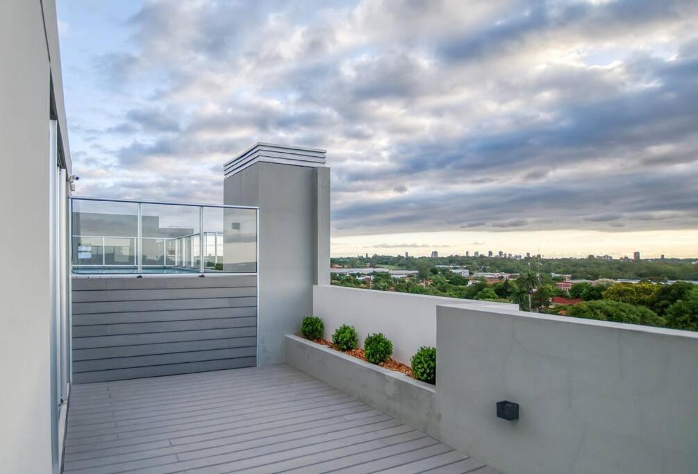 A Estrenar! Apartamento Con Pileta Zona Aeropuerto Wifi 200Mg Asuncion Ngoại thất bức ảnh
